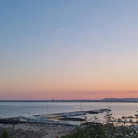 Dolce Ii Waterfront Breeze Sea View Luxury